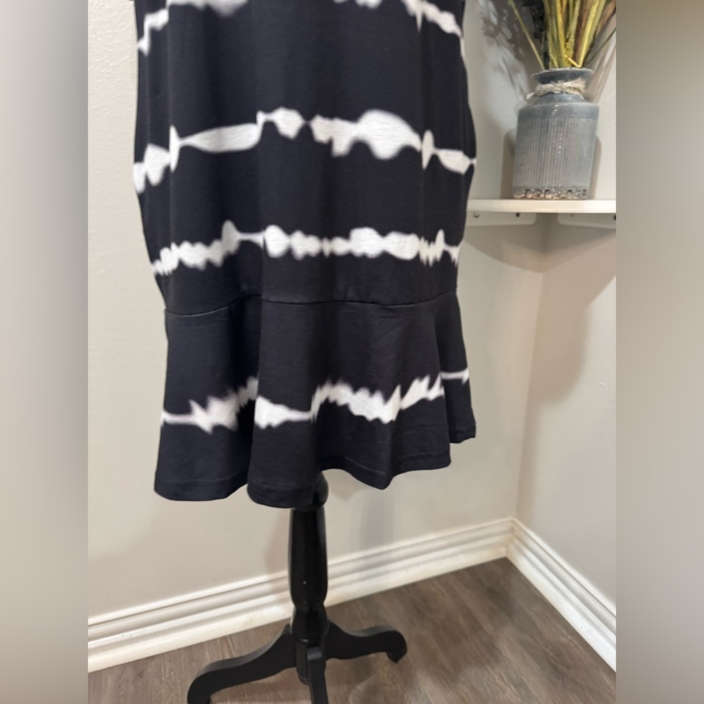 Alaster Queen Gray White Tie Dye T-Shirt Tunic Dress Size Medium Boho Chic - Picture 3 of 13
